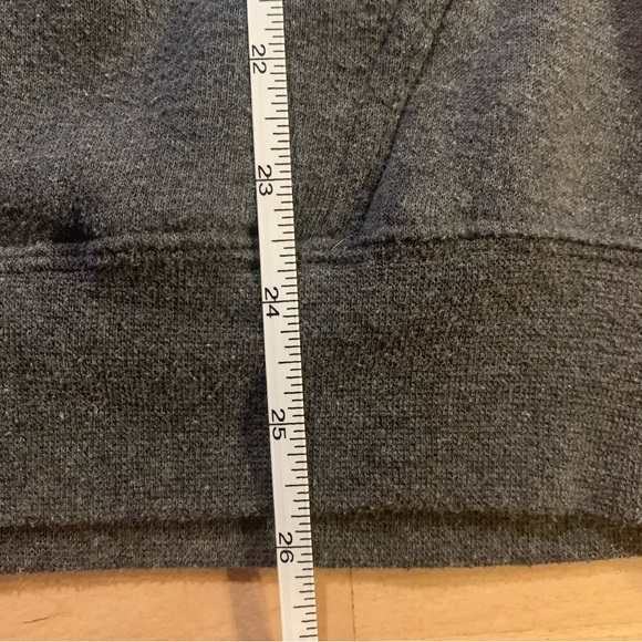 hoodie with hidden beverage pouch - Picture 10 of 12